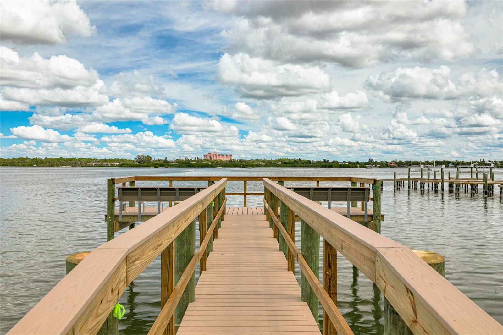 Image 45 of 54 For 8701 Midnight Pass Road 106a