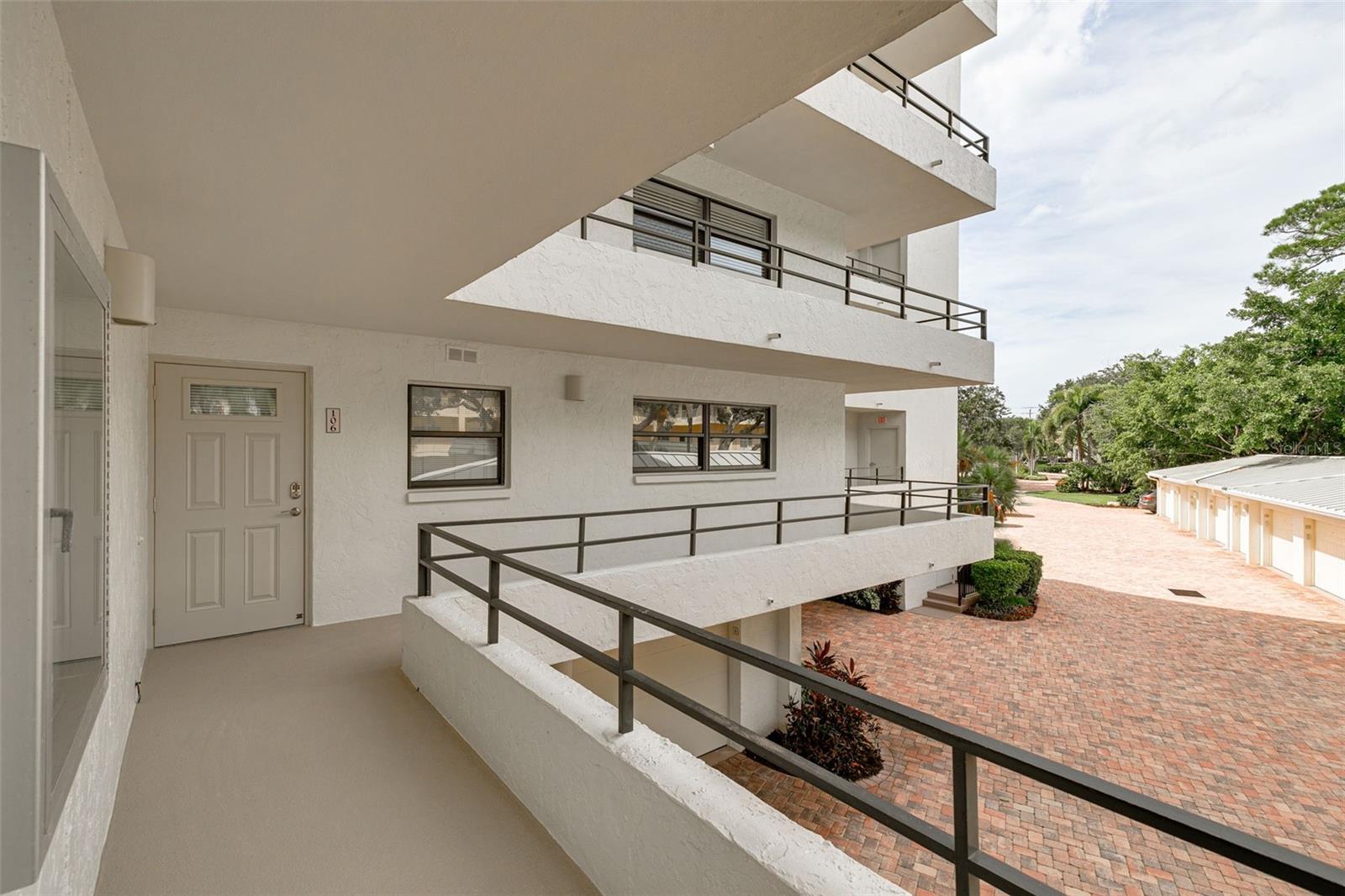 Image 9 of 54 For 8701 Midnight Pass Road 106a