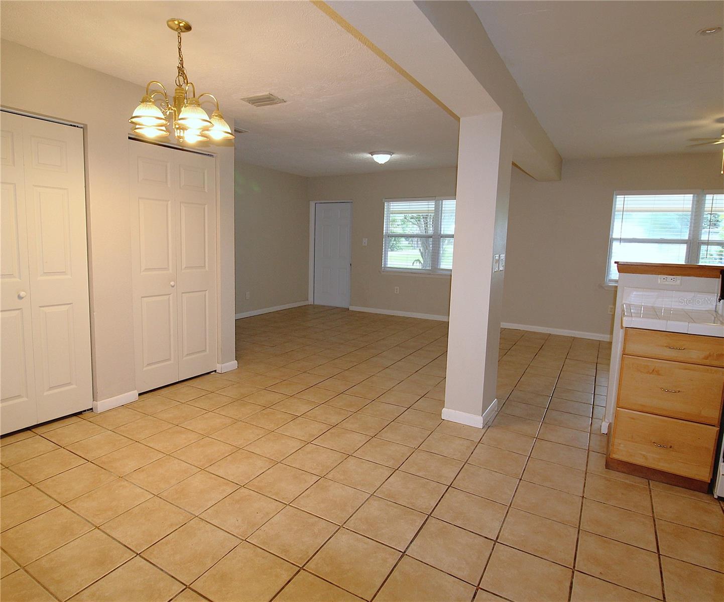 Image 4 of 11 For 3331 Yorktown Street