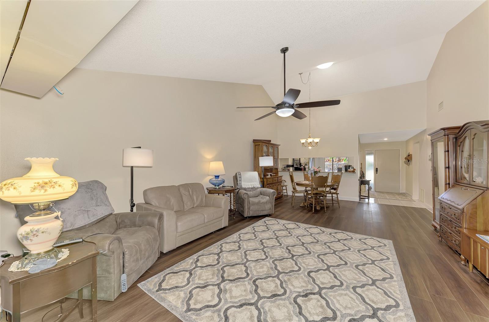 Image 11 of 42 For 4521 Kingsmere  6