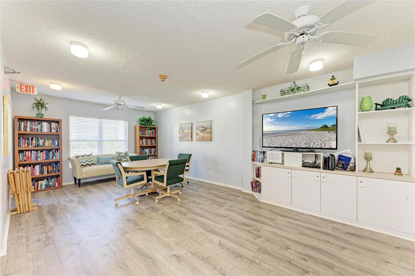 Image 17 of 20 For 4040 Ironwood Circle 401f