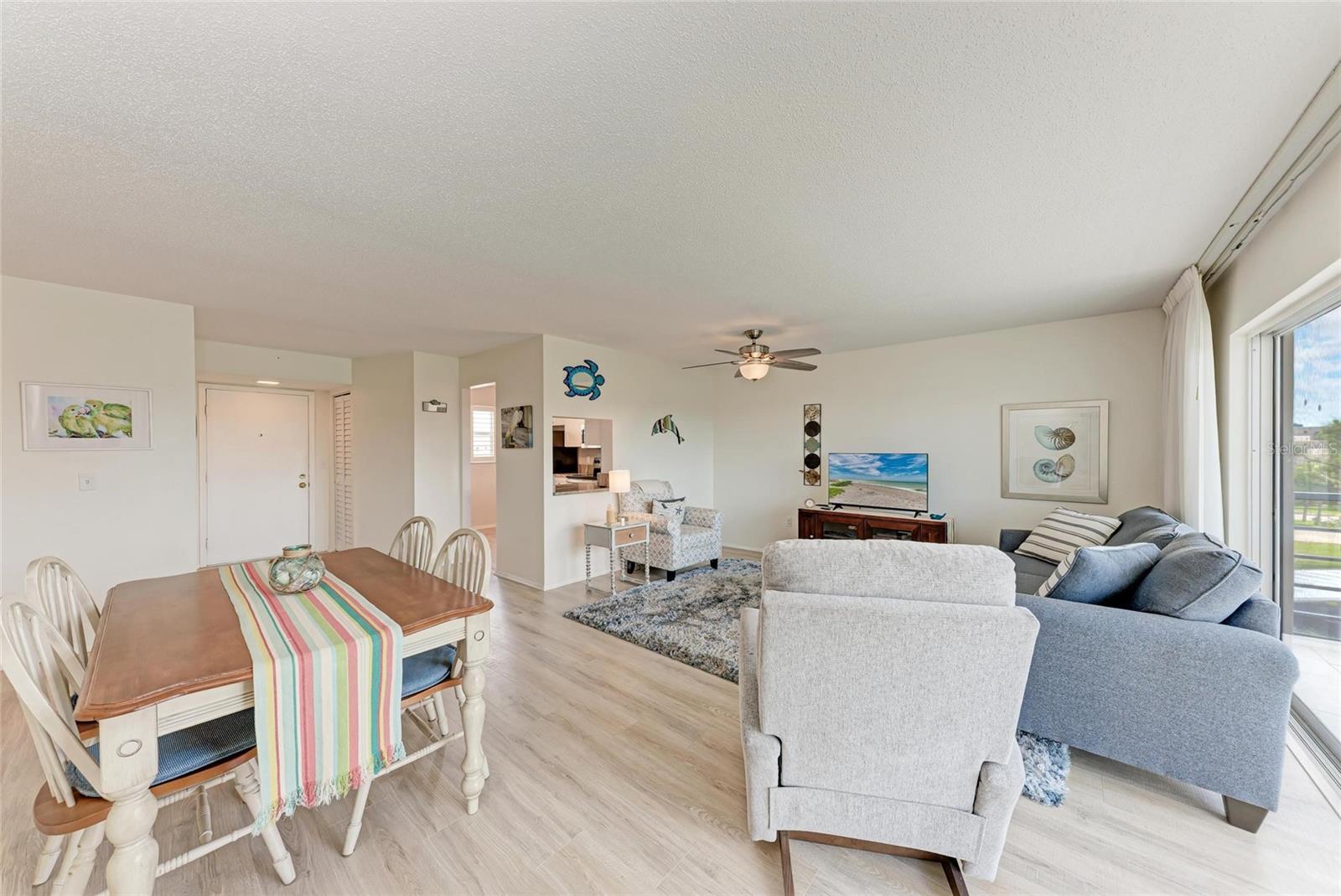 Image 4 of 20 For 4040 Ironwood Circle 401f