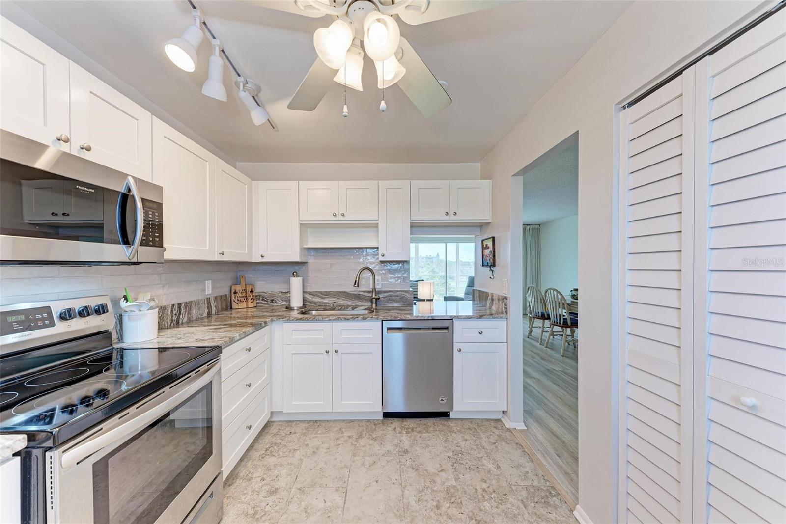 Image 6 of 20 For 4040 Ironwood Circle 401f