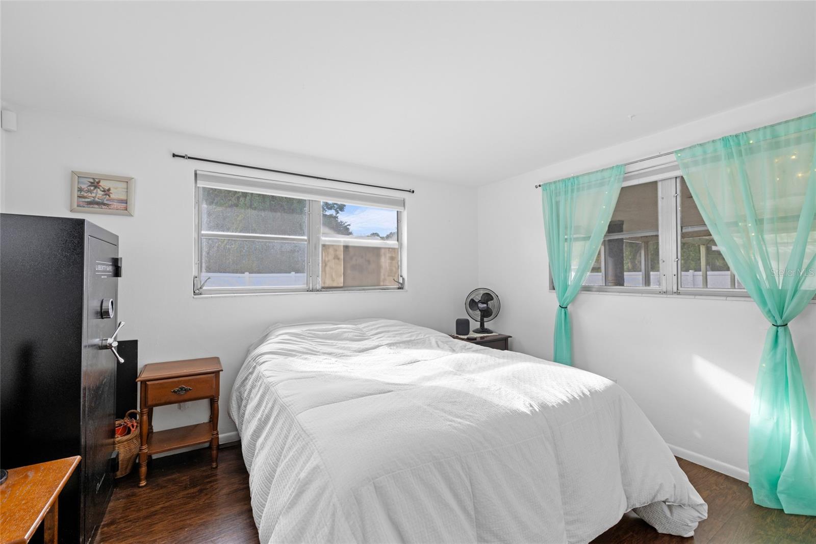 Image 15 of 30 For 3338 Cambridge Drive