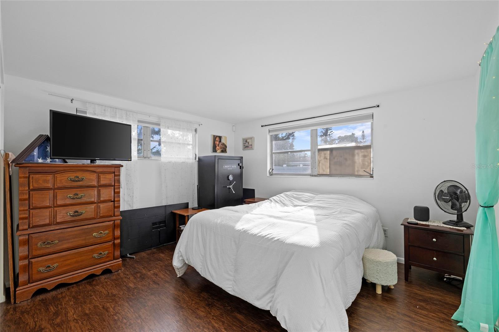 Image 16 of 30 For 3338 Cambridge Drive