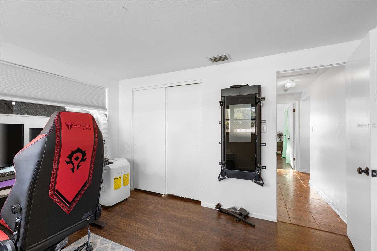 Image 21 of 30 For 3338 Cambridge Drive