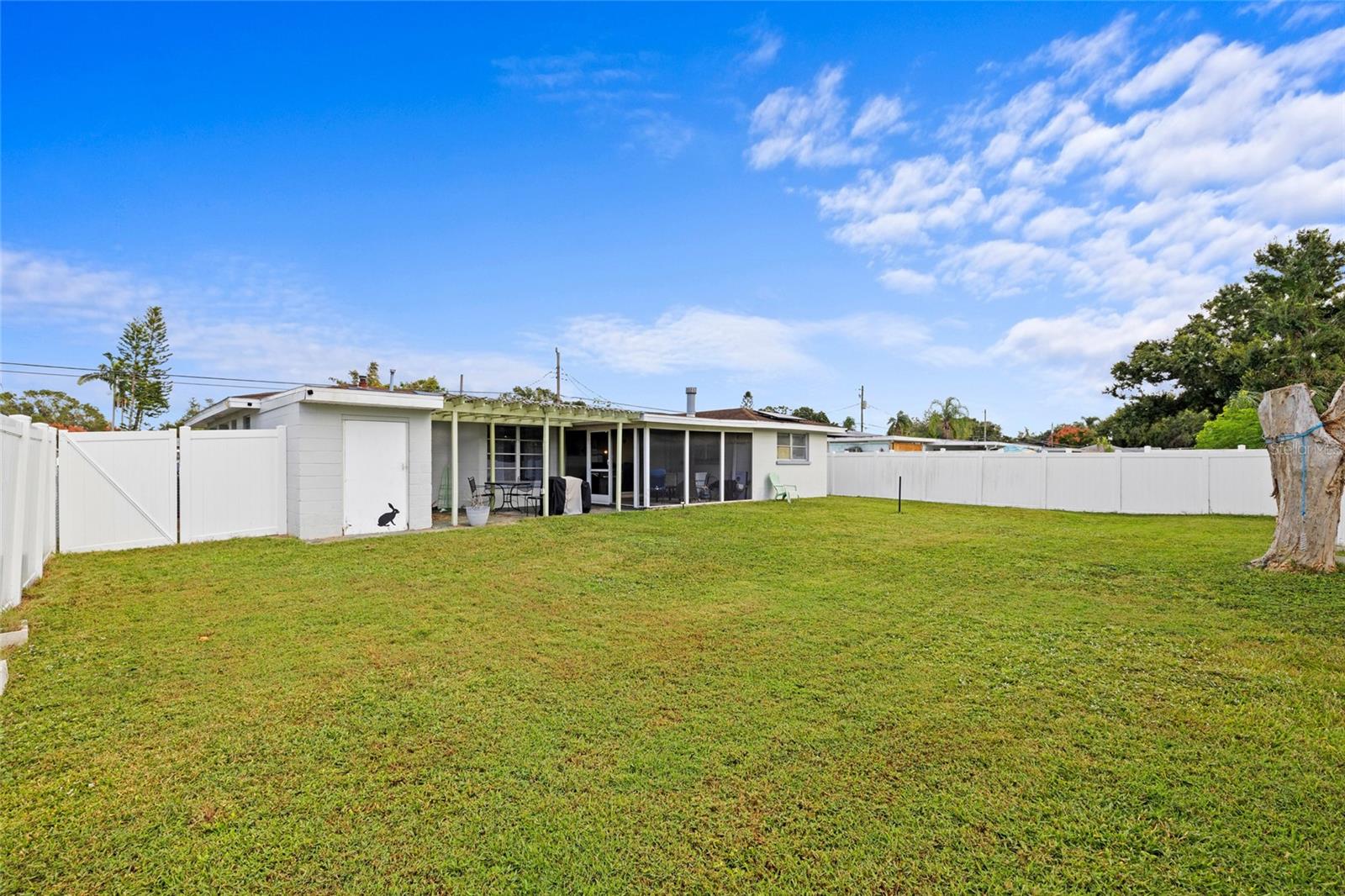 Image 28 of 30 For 3338 Cambridge Drive