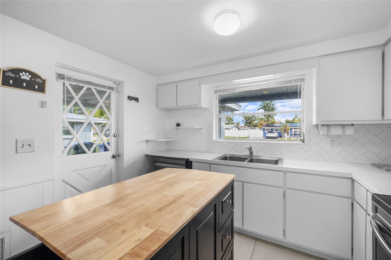 Image 5 of 30 For 3338 Cambridge Drive