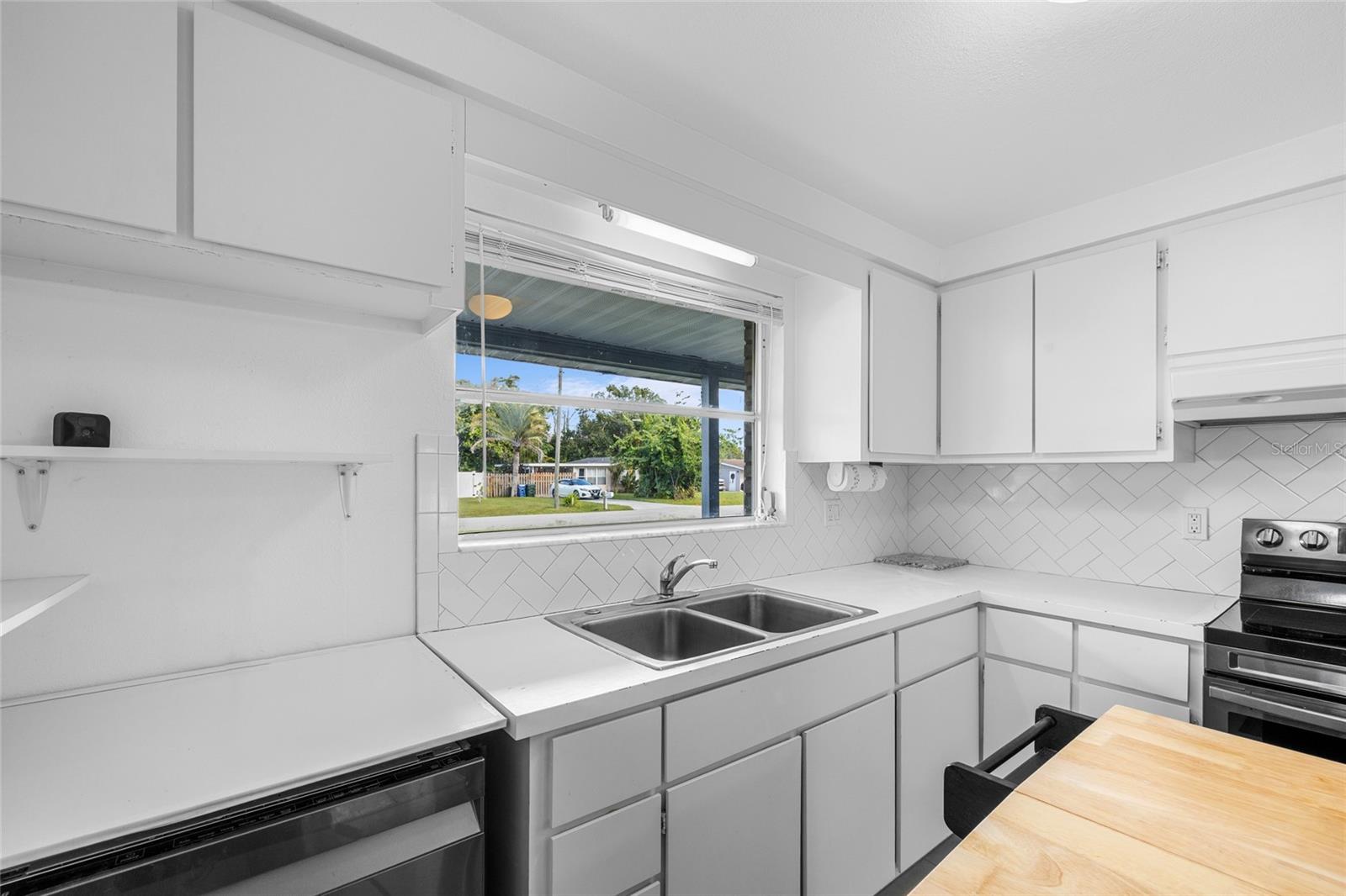 Image 7 of 30 For 3338 Cambridge Drive