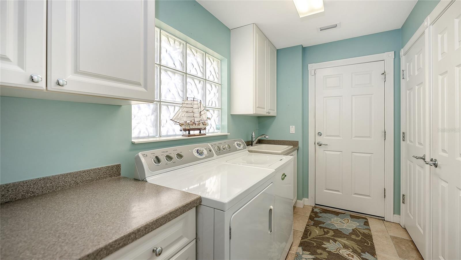 Image 32 of 51 For 11641 Garessio Lane