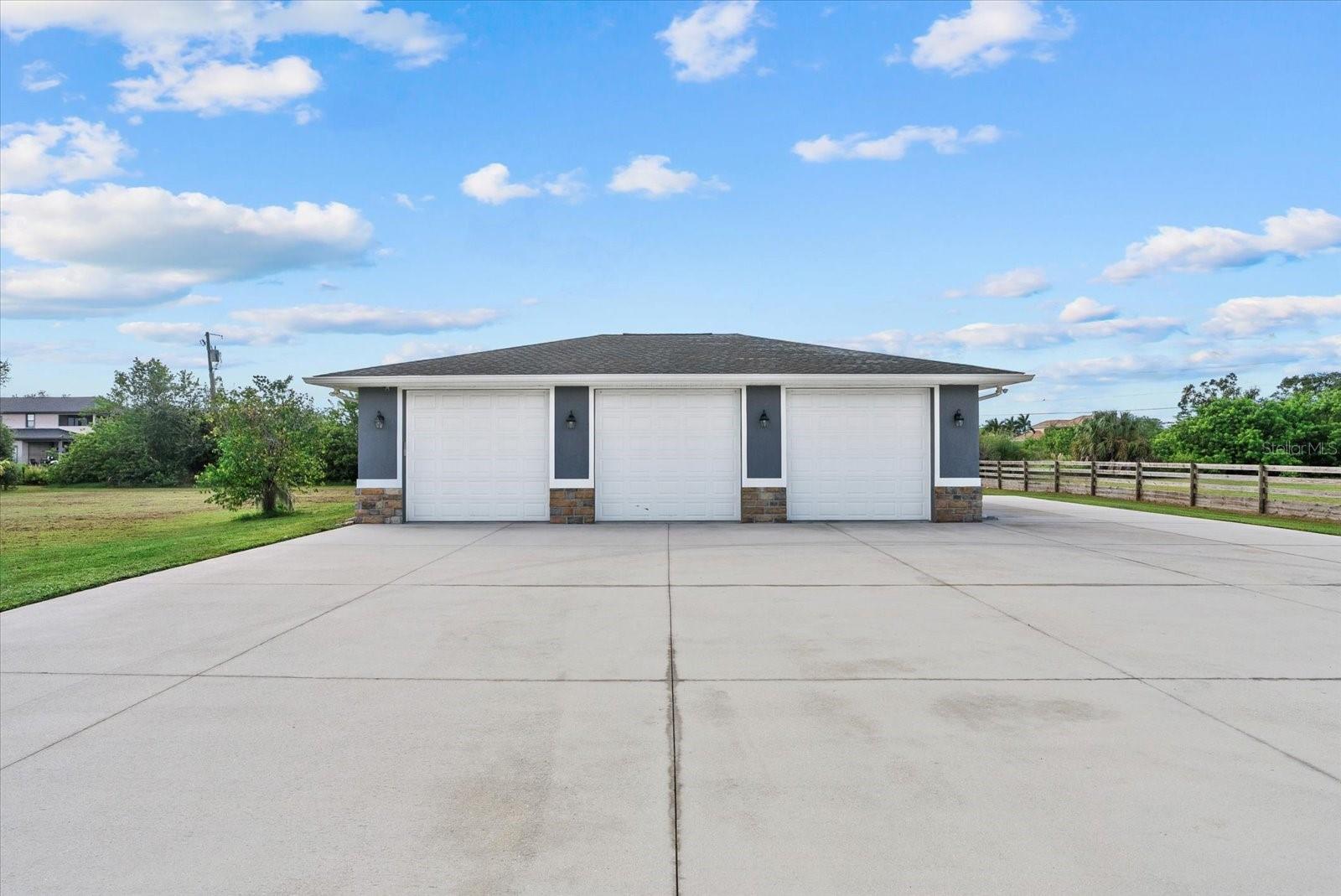 Image 36 of 60 For 6816 Hawkins Road