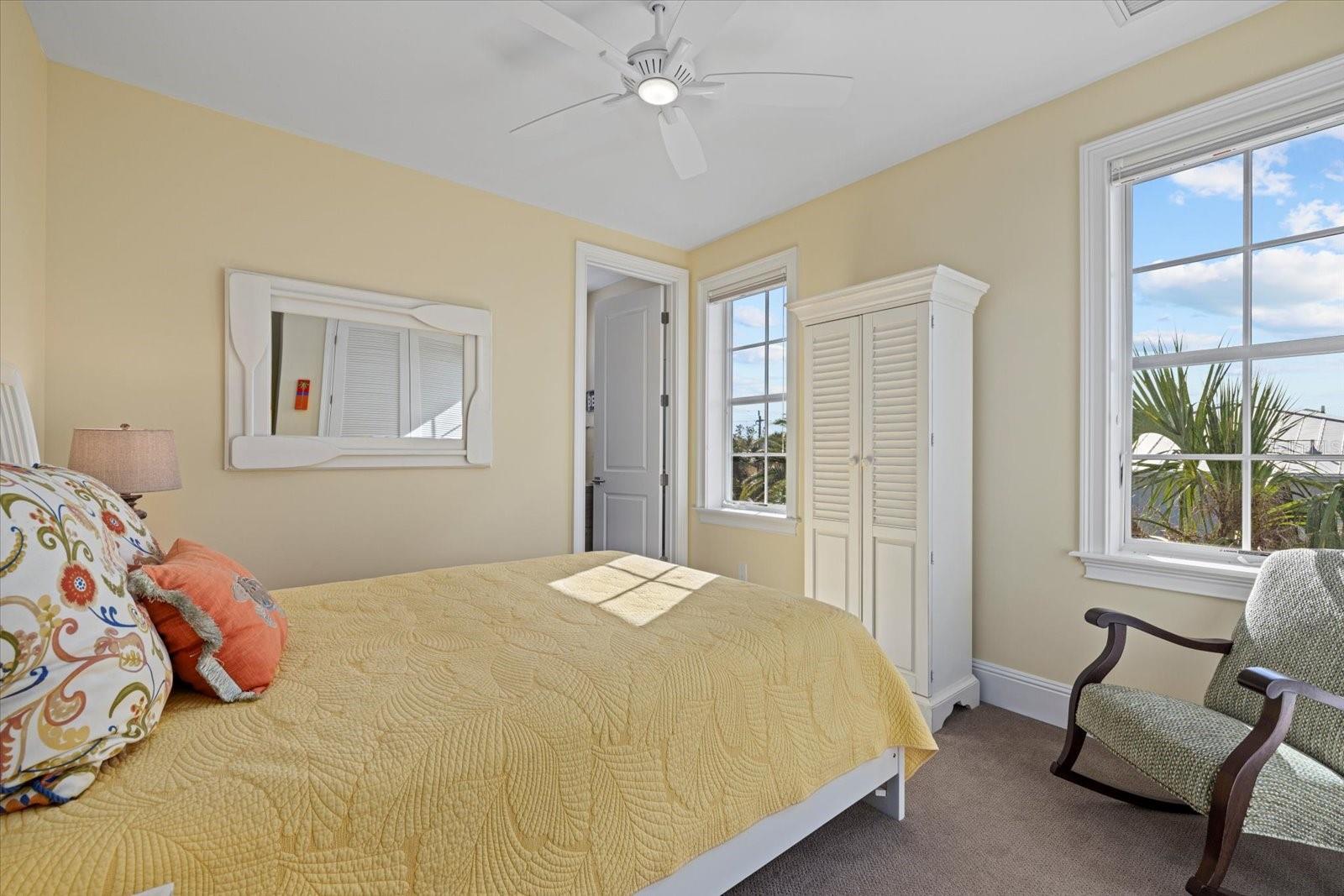 Image 31 of 88 For 5246 Avenida Del Mare