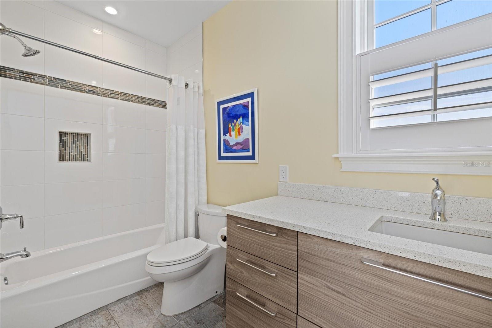 Image 32 of 88 For 5246 Avenida Del Mare