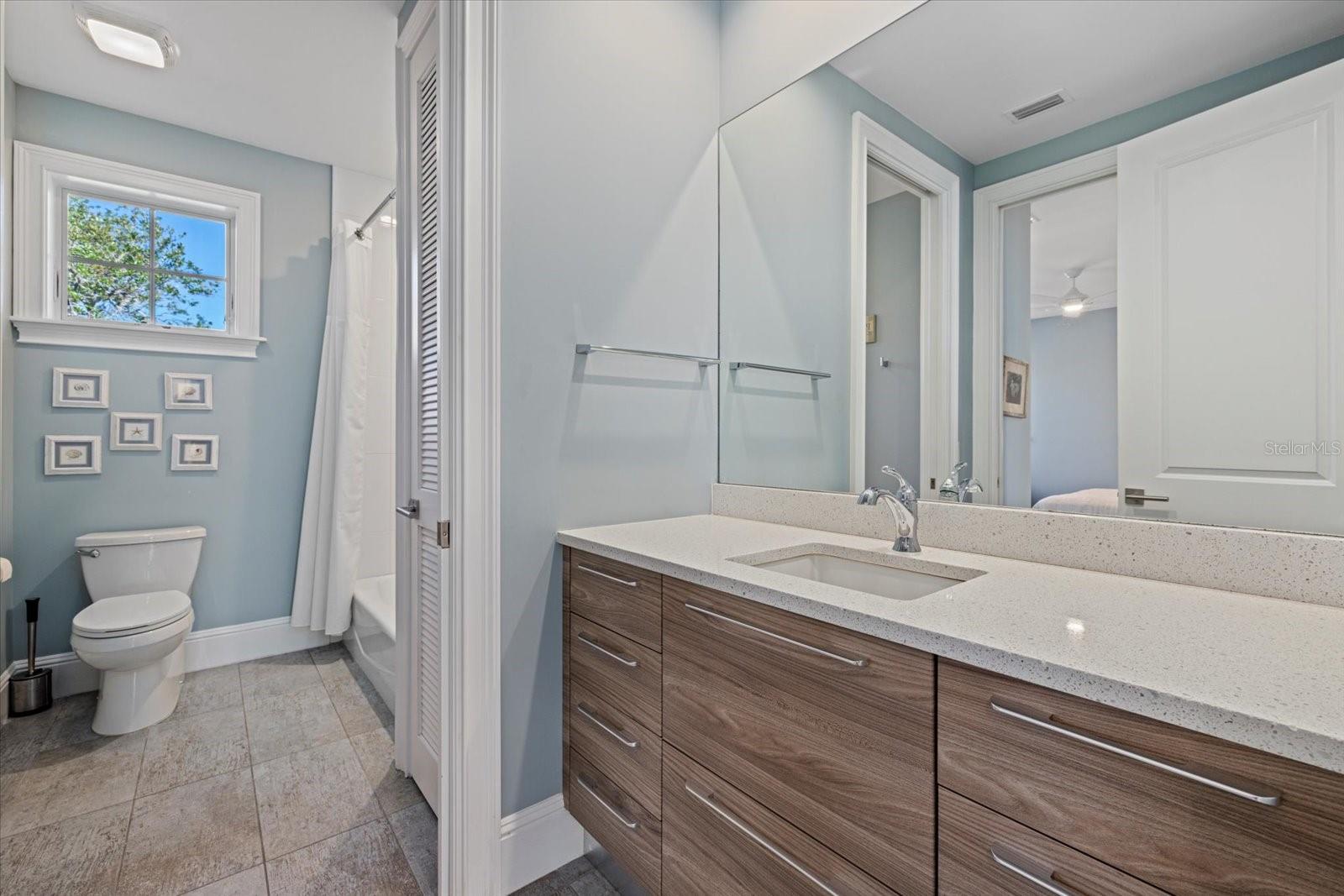 Image 36 of 88 For 5246 Avenida Del Mare