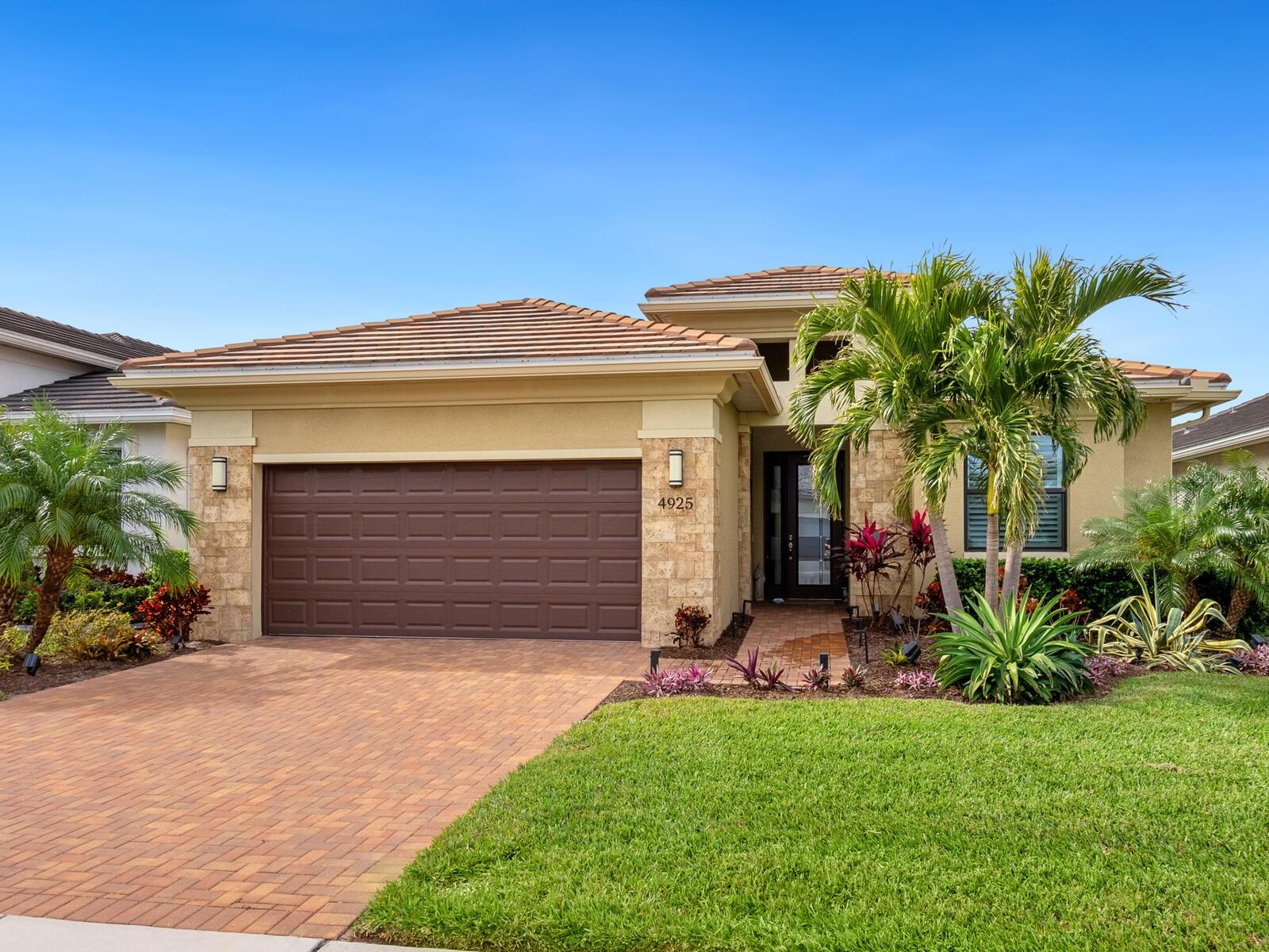 Details for 4925 Surfside Circle, BRADENTON, FL 34211