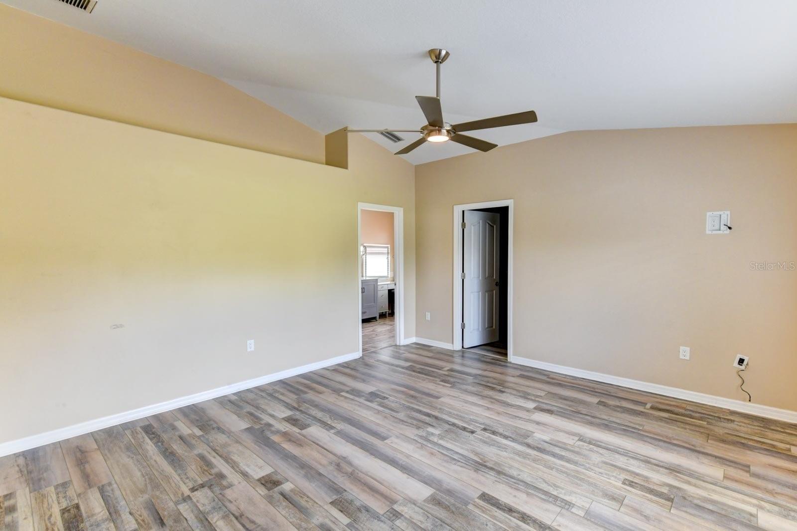 Listing photo id 16 for 15890 County Road 675