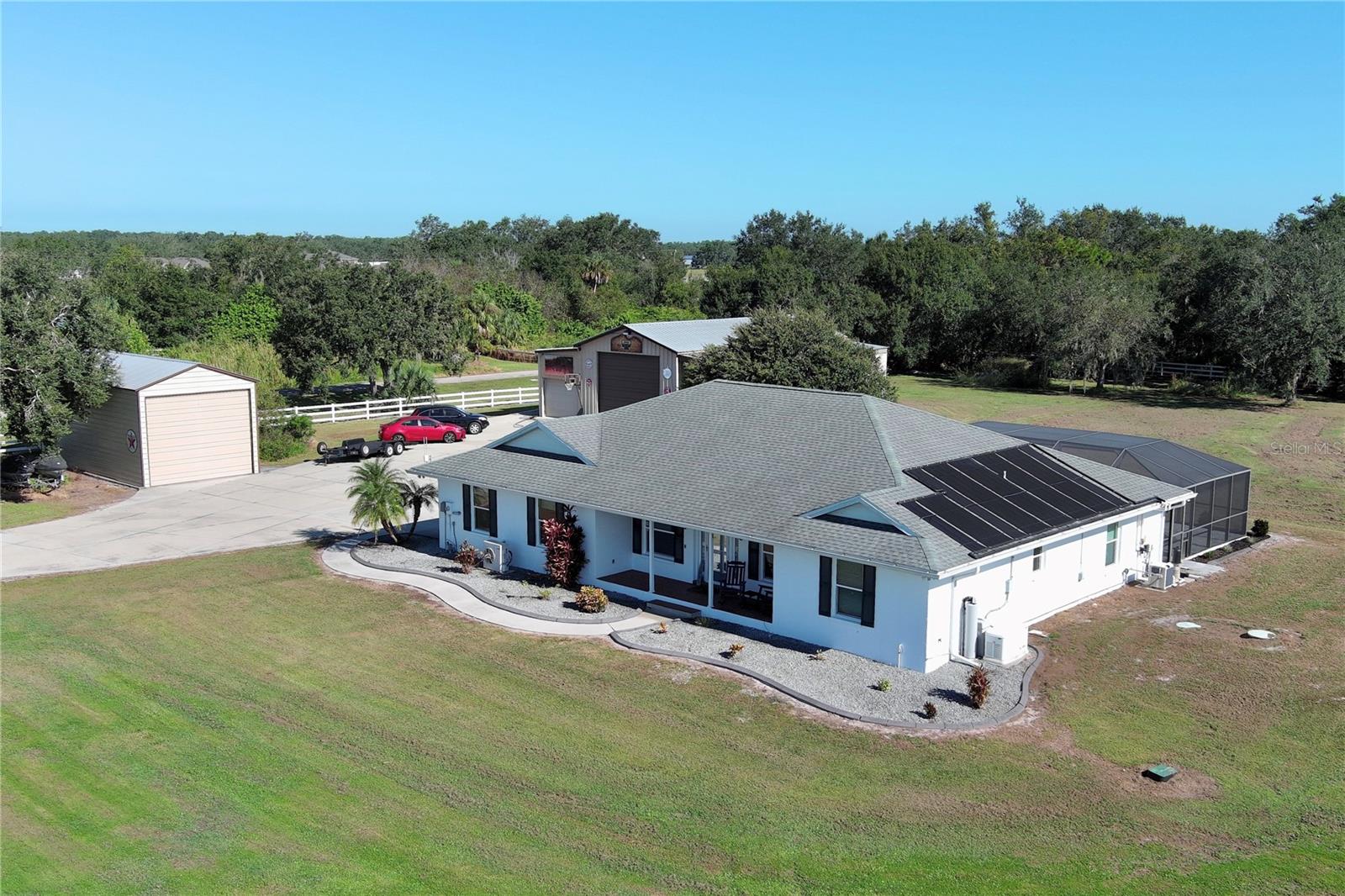 Listing photo id 0 for 15890 County Road 675