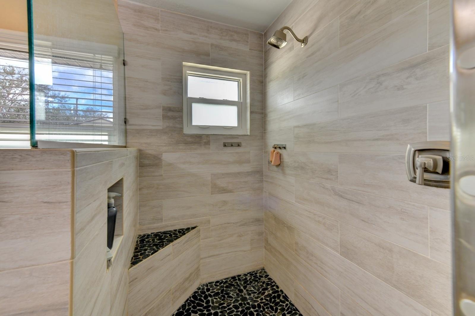 Listing photo id 21 for 15890 County Road 675