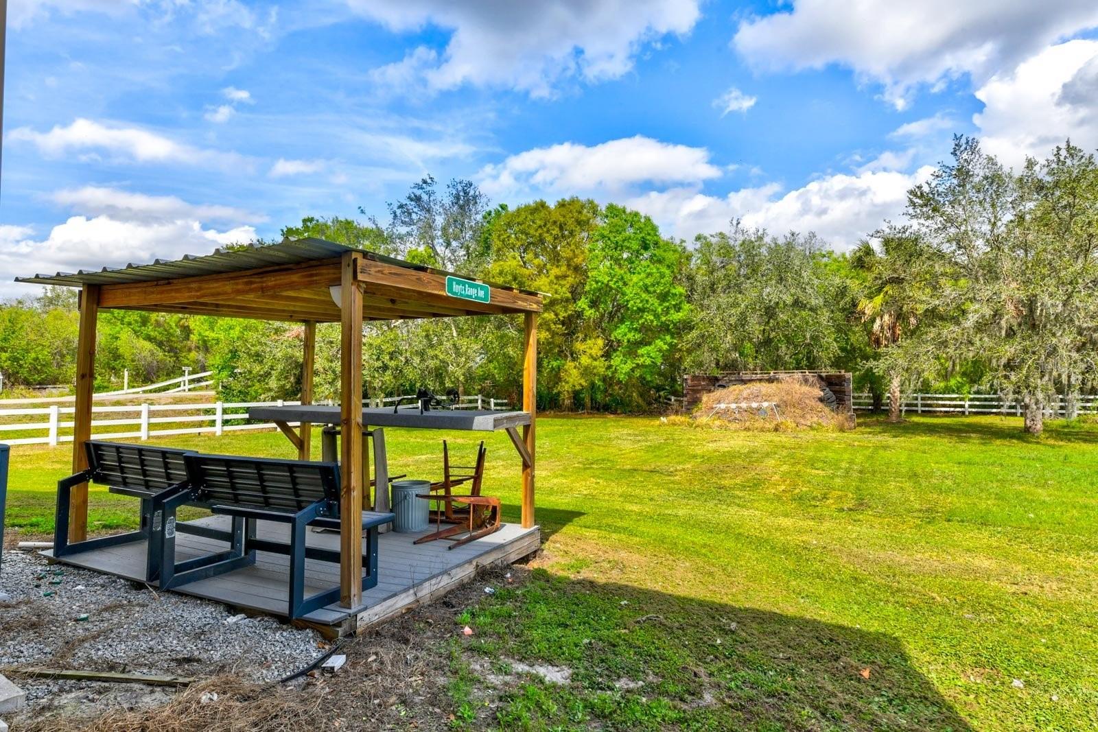 Listing photo id 25 for 15890 County Road 675
