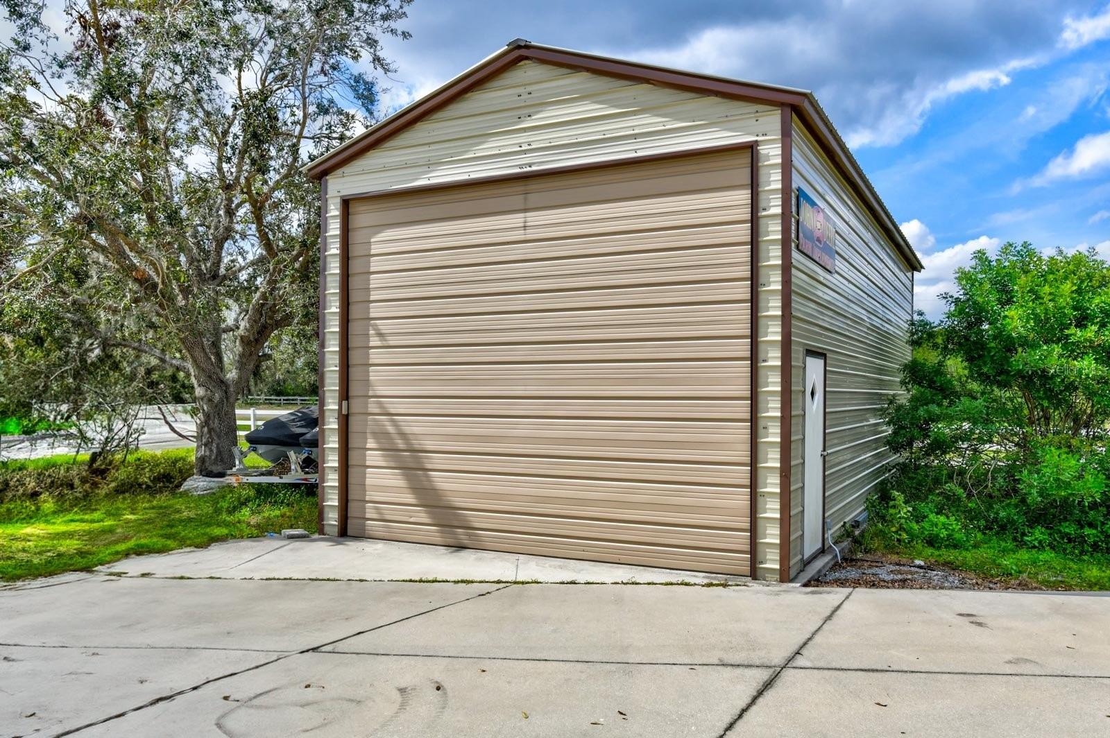 Listing photo id 26 for 15890 County Road 675