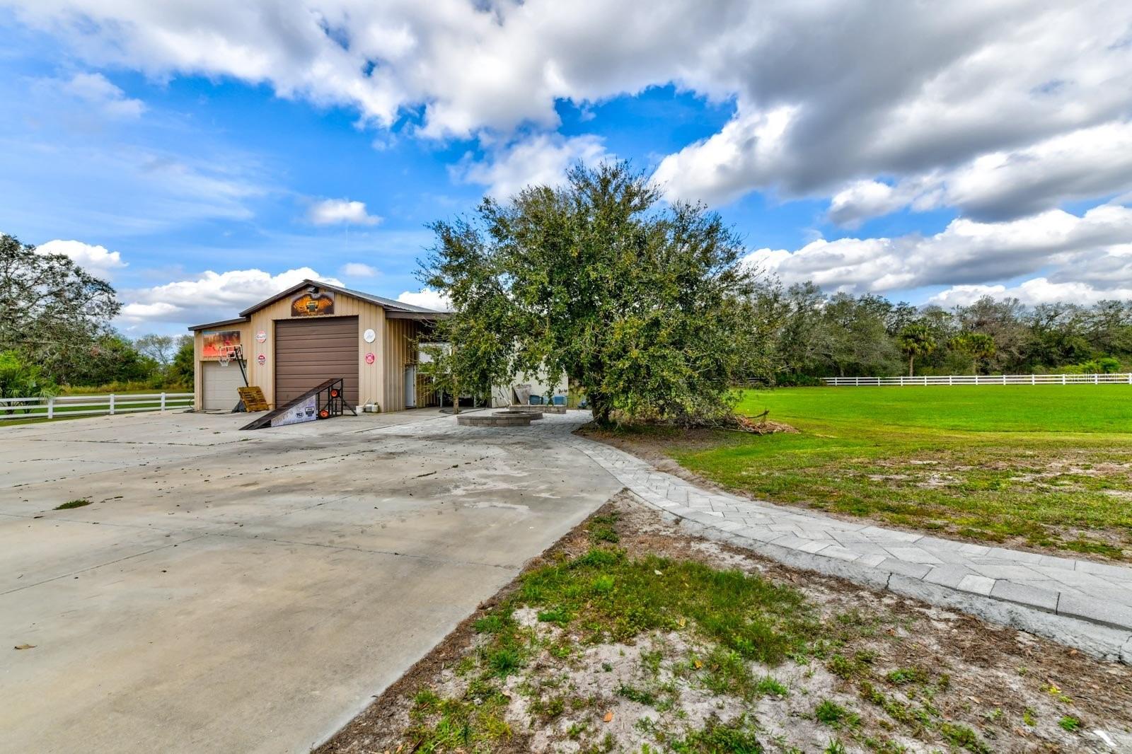 Listing photo id 27 for 15890 County Road 675