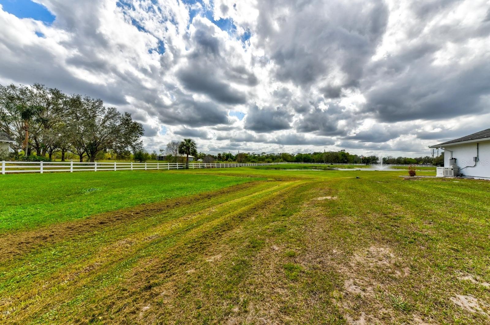 Listing photo id 31 for 15890 County Road 675