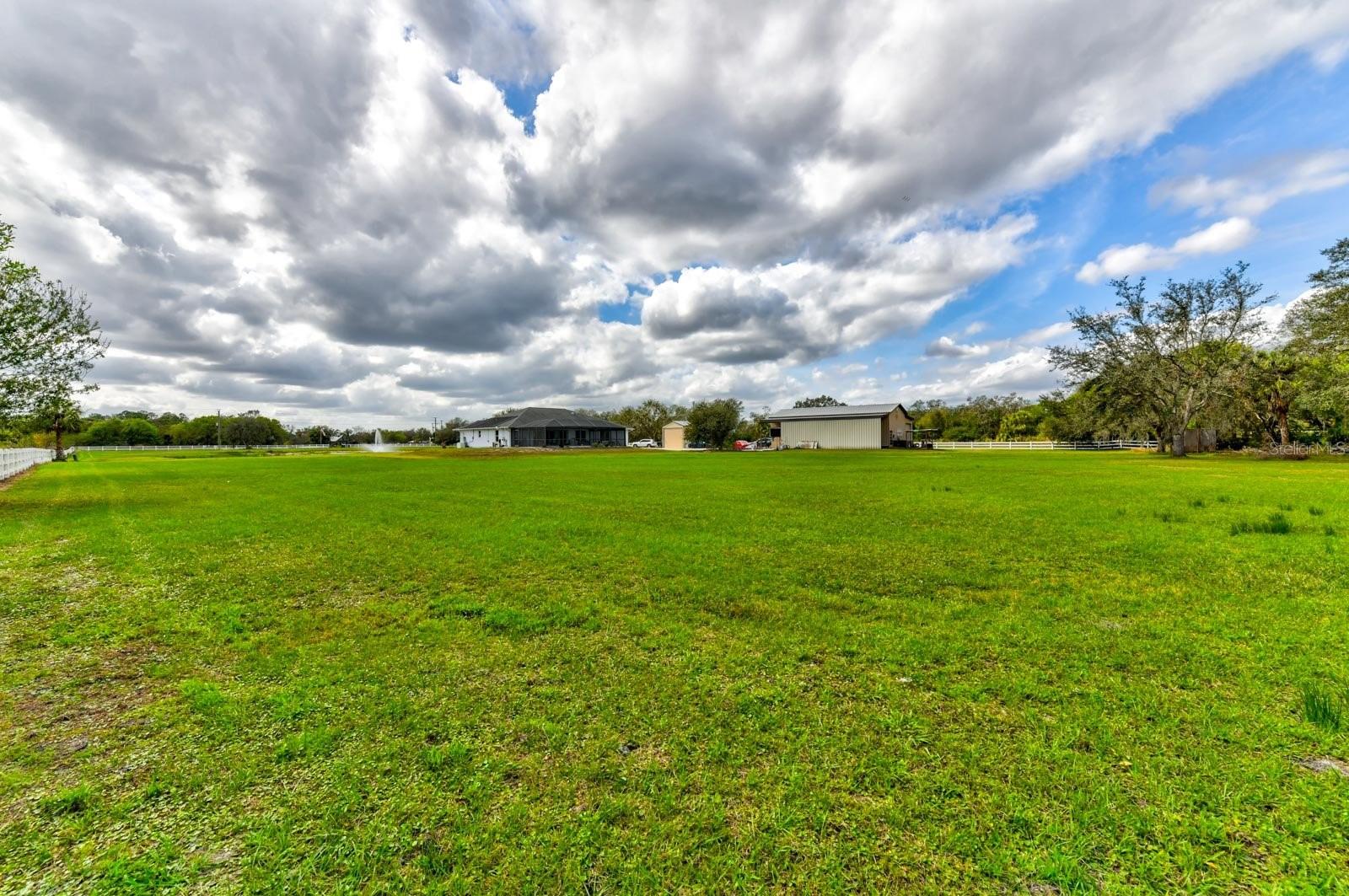 Listing photo id 33 for 15890 County Road 675