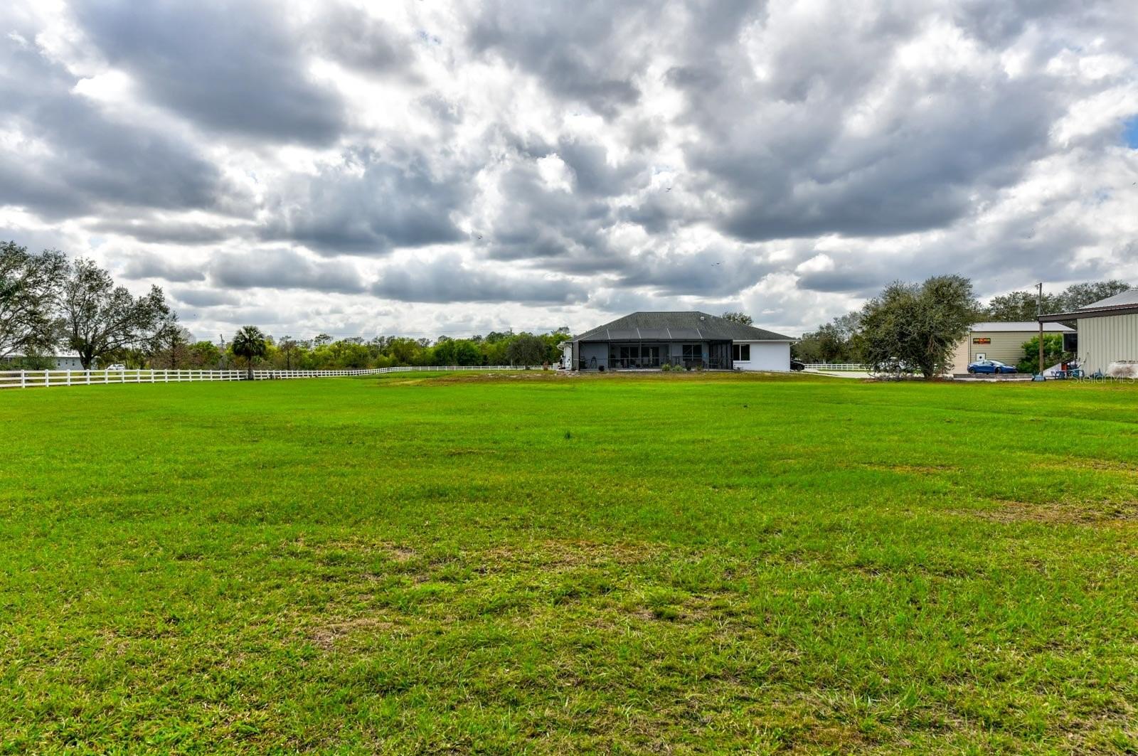 Listing photo id 36 for 15890 County Road 675