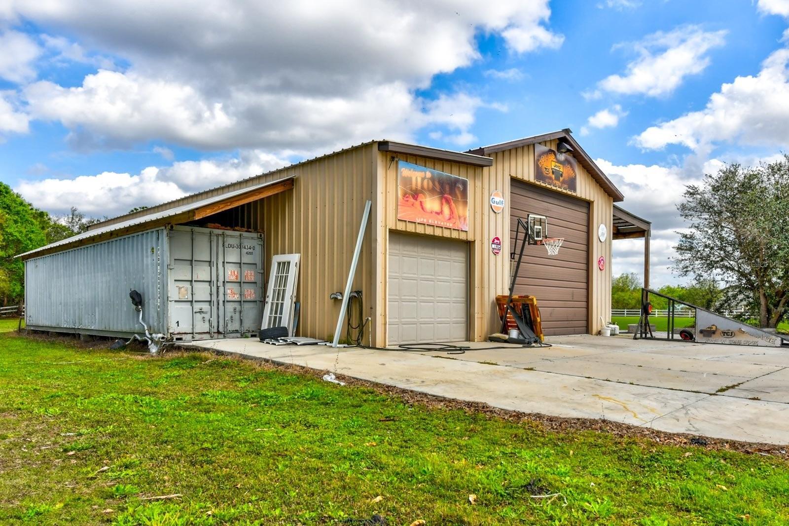 Listing photo id 2 for 15890 County Road 675