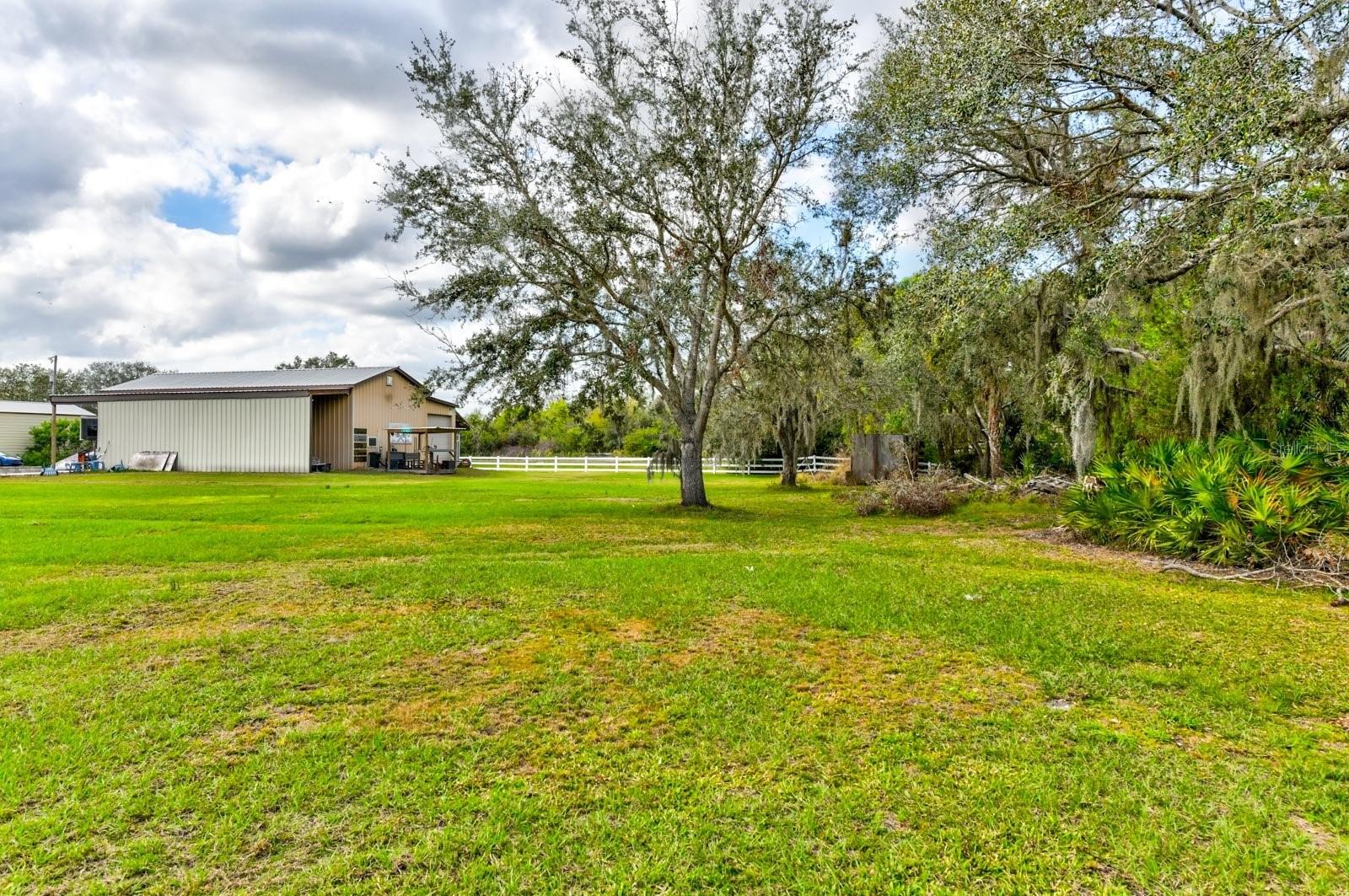 Listing photo id 38 for 15890 County Road 675