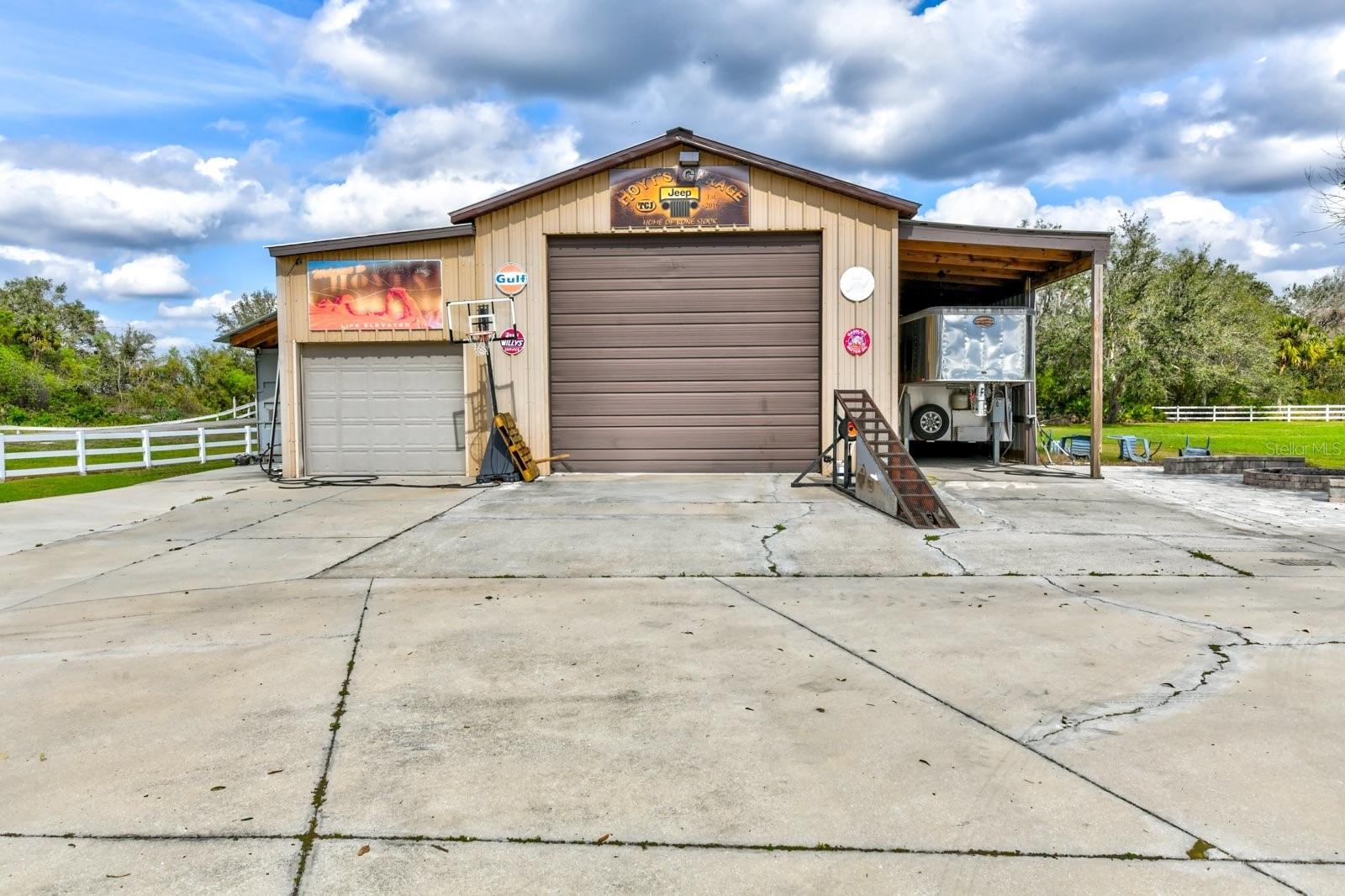 Listing photo id 47 for 15890 County Road 675