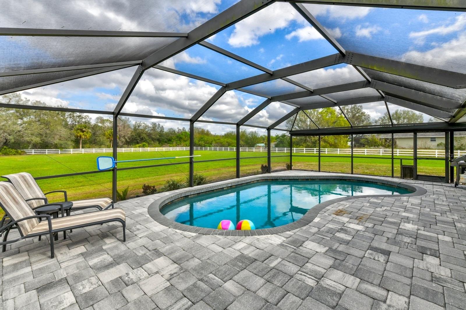 Listing photo id 4 for 15890 County Road 675