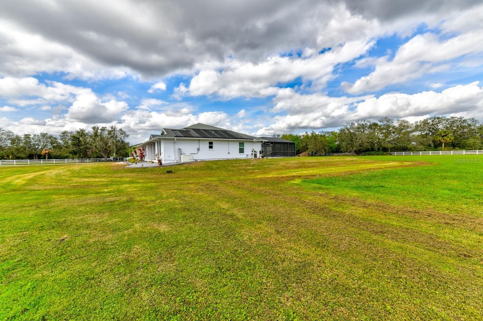 Listing photo id 71 for 15890 County Road 675