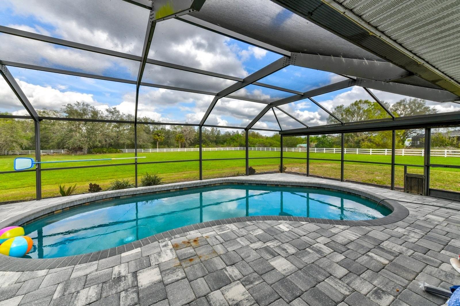 Listing photo id 72 for 15890 County Road 675