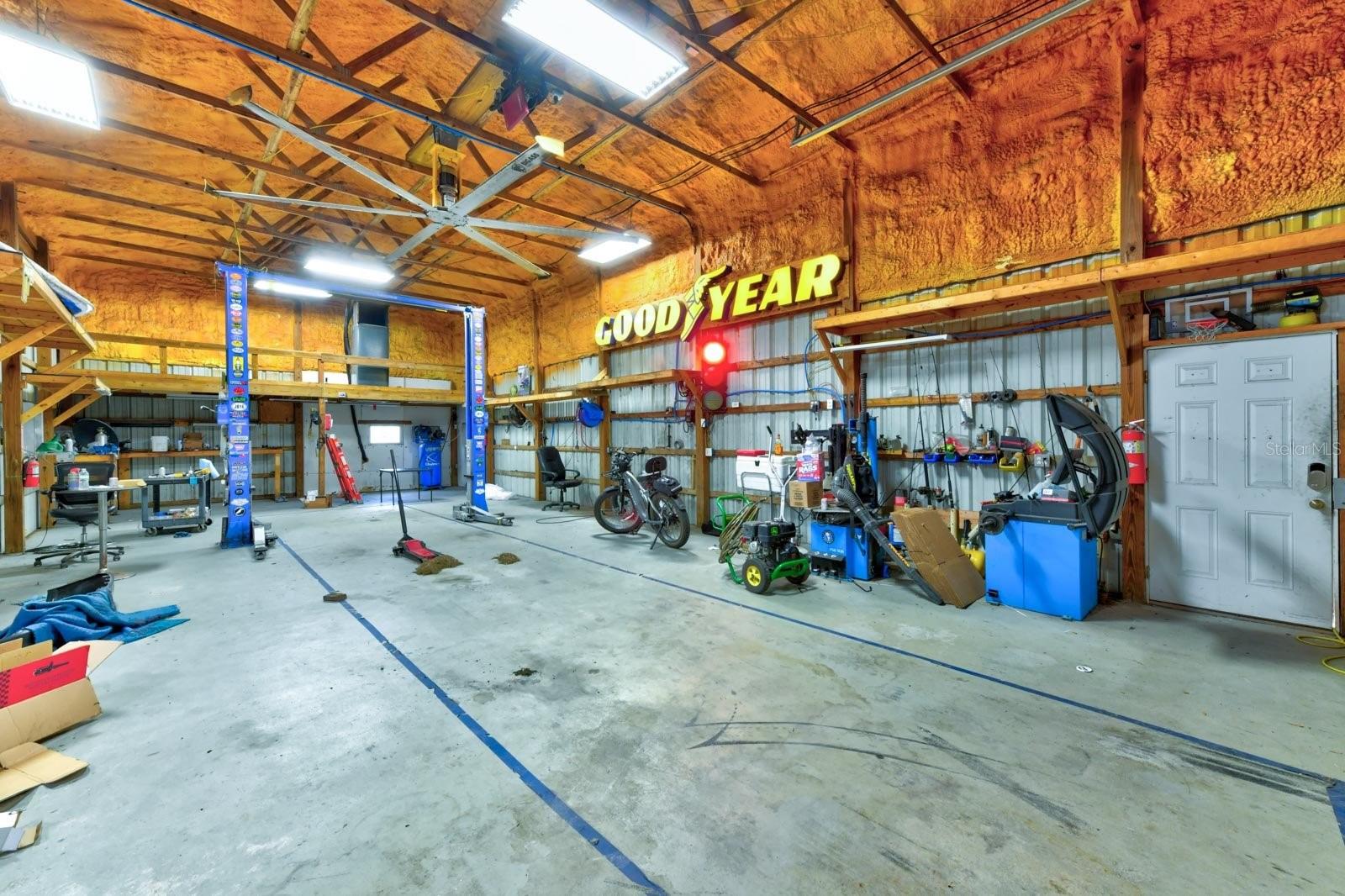 Listing photo id 74 for 15890 County Road 675