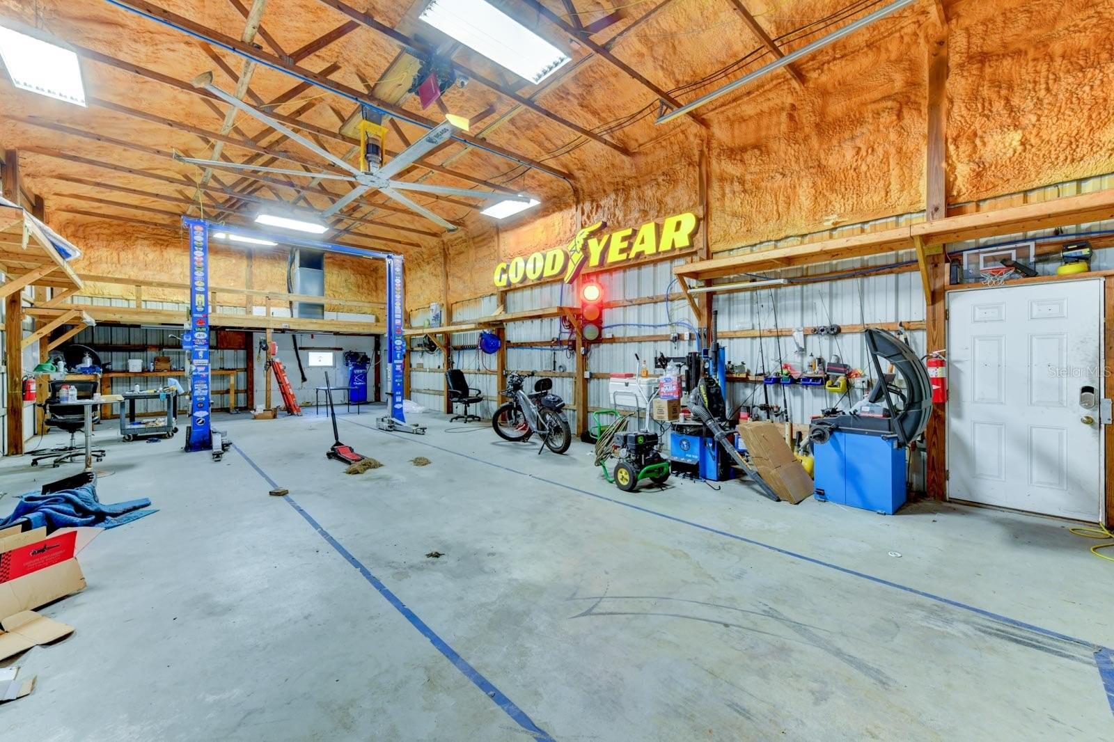 Listing photo id 75 for 15890 County Road 675