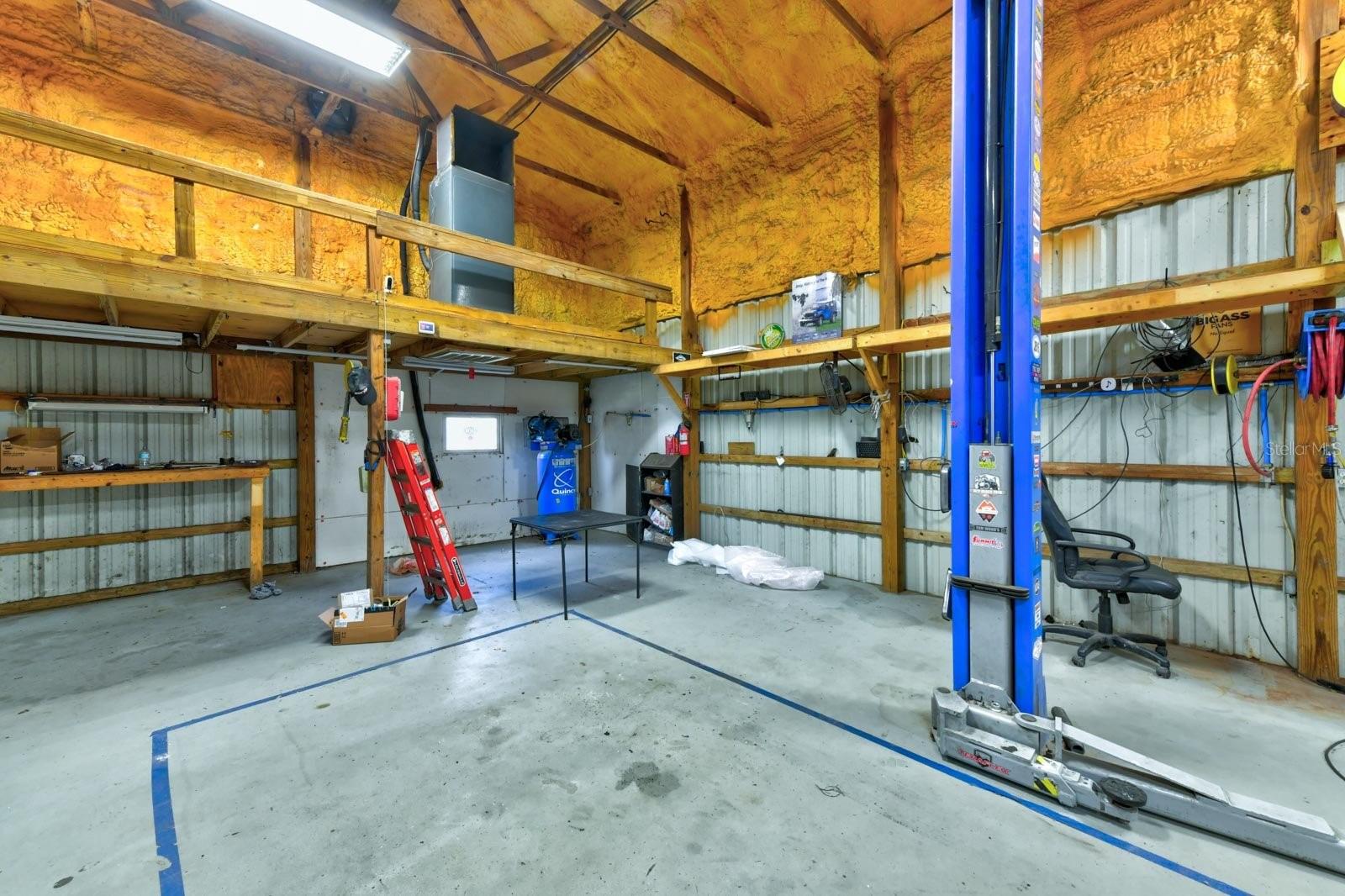 Listing photo id 76 for 15890 County Road 675