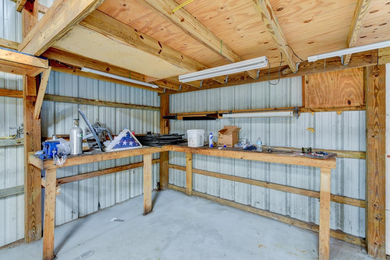 Listing photo id 79 for 15890 County Road 675