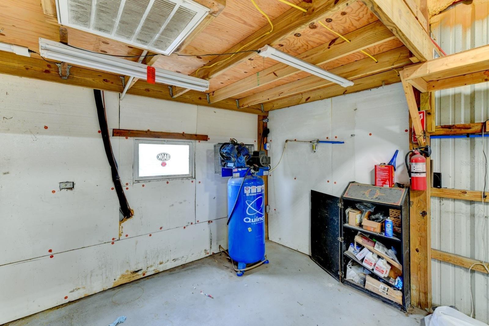 Listing photo id 80 for 15890 County Road 675