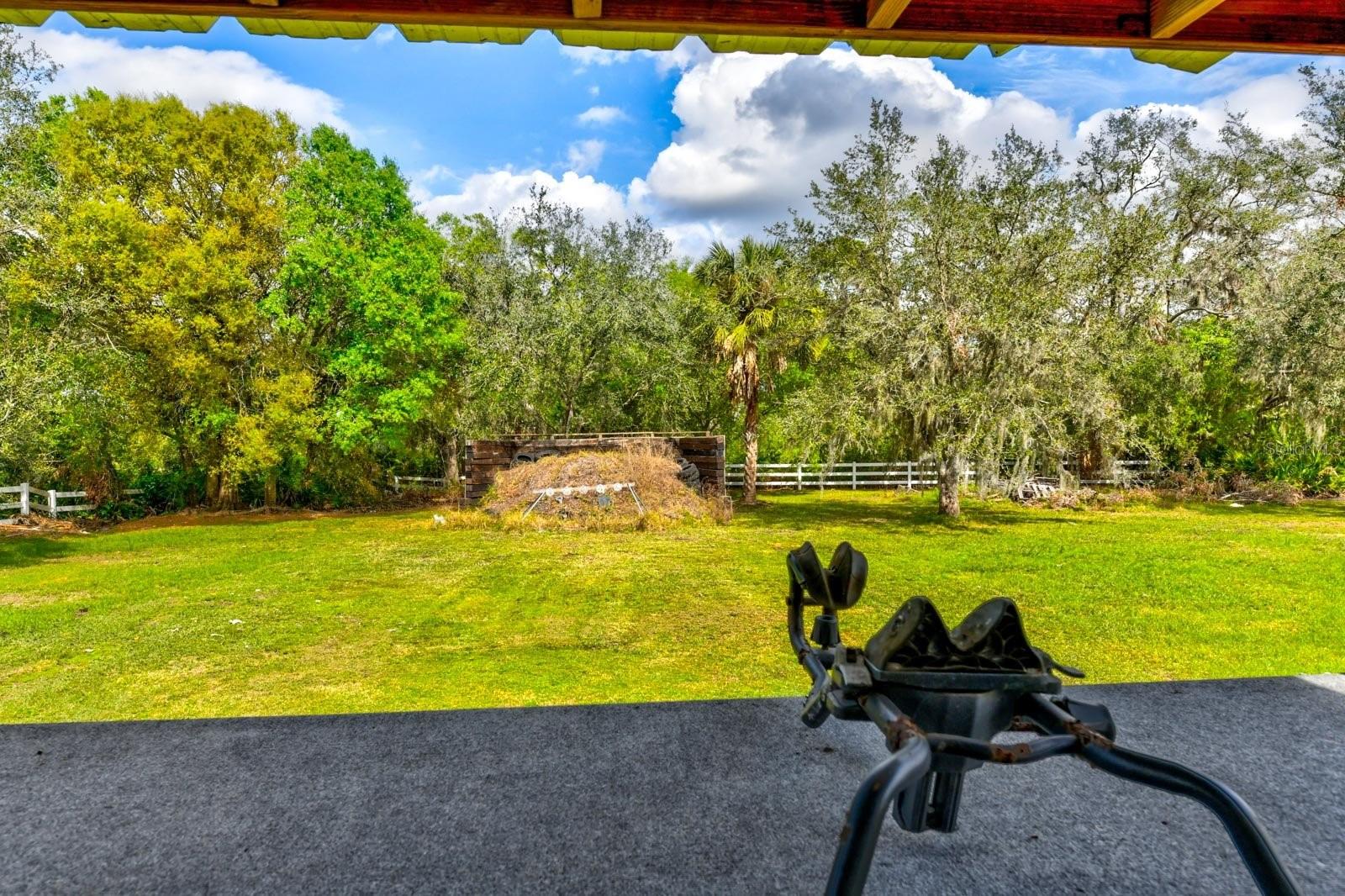 Listing photo id 7 for 15890 County Road 675