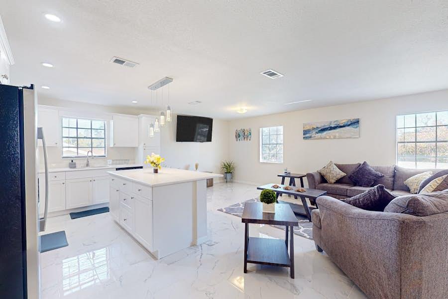 Image 3 of 25 For 4207 5th Avenue W