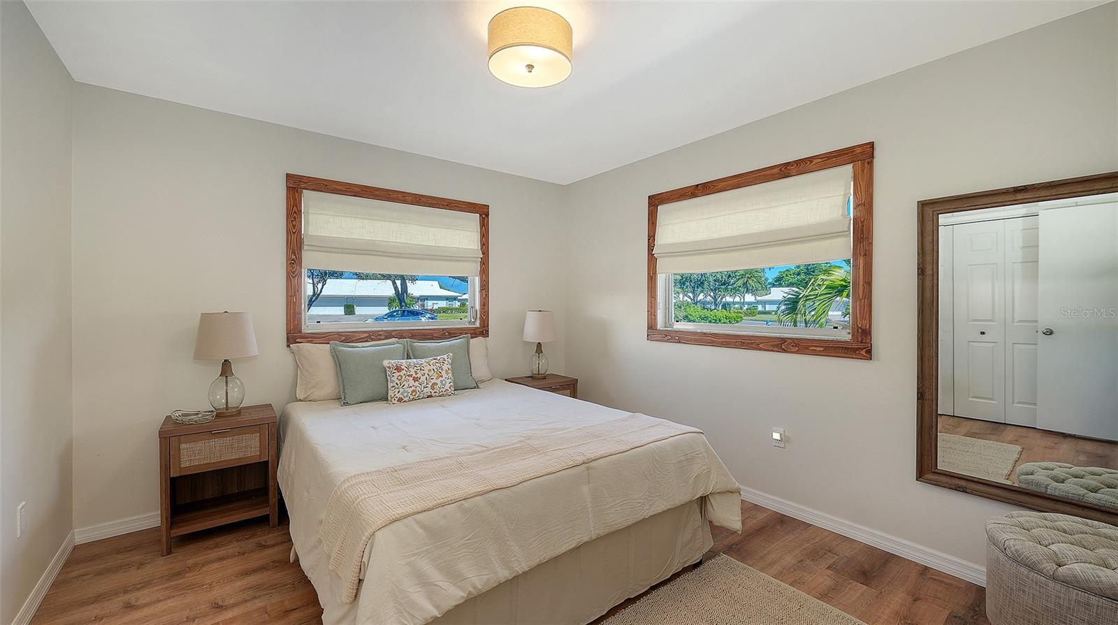 Image 20 of 25 For 902 68th Street W 902