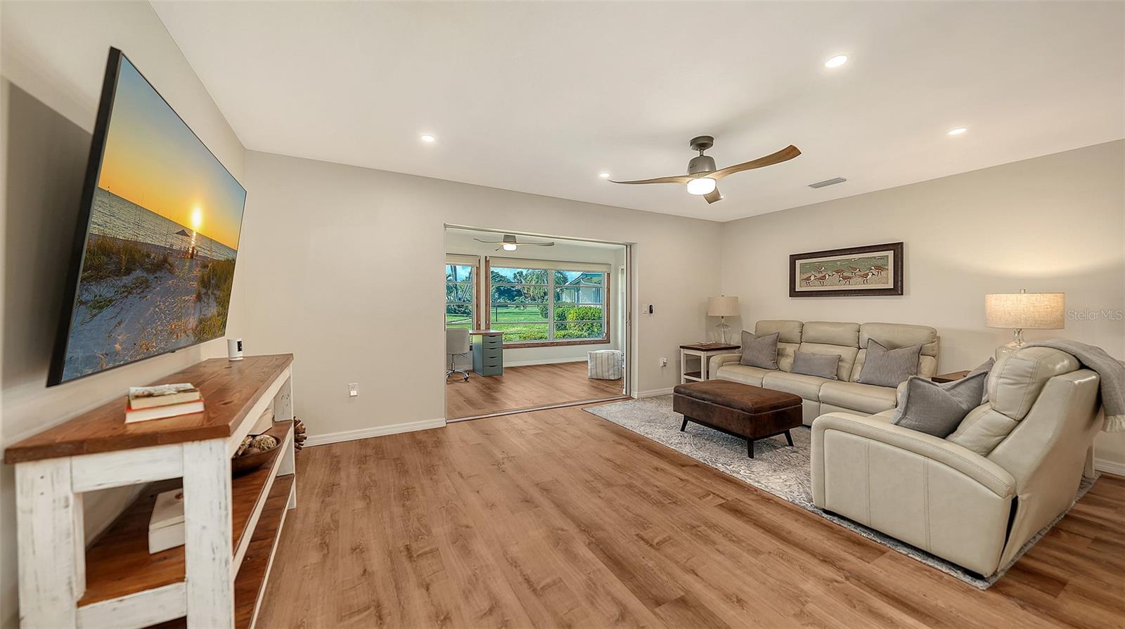 Image 5 of 25 For 902 68th Street W 902