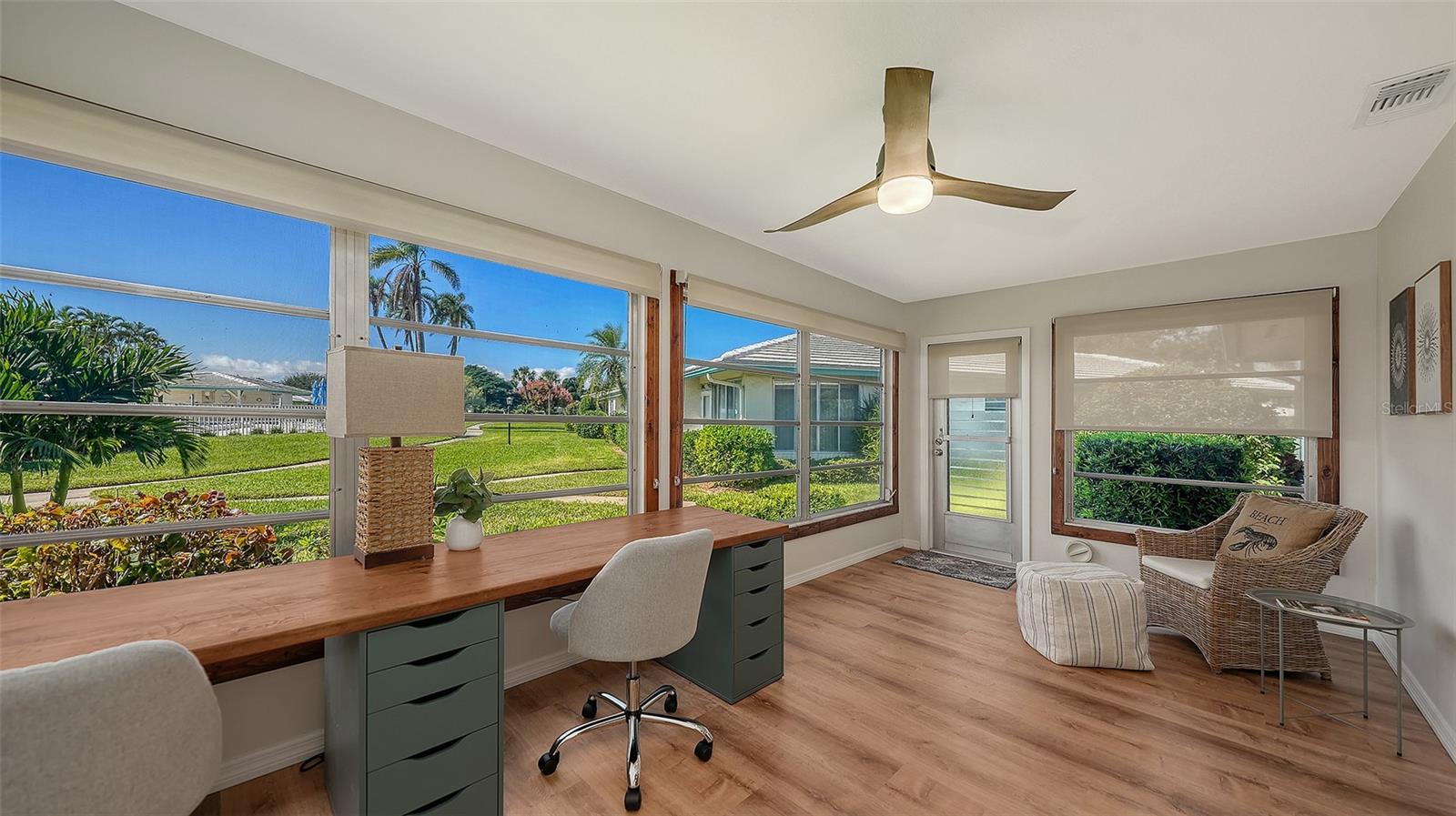 Image 6 of 25 For 902 68th Street W 902