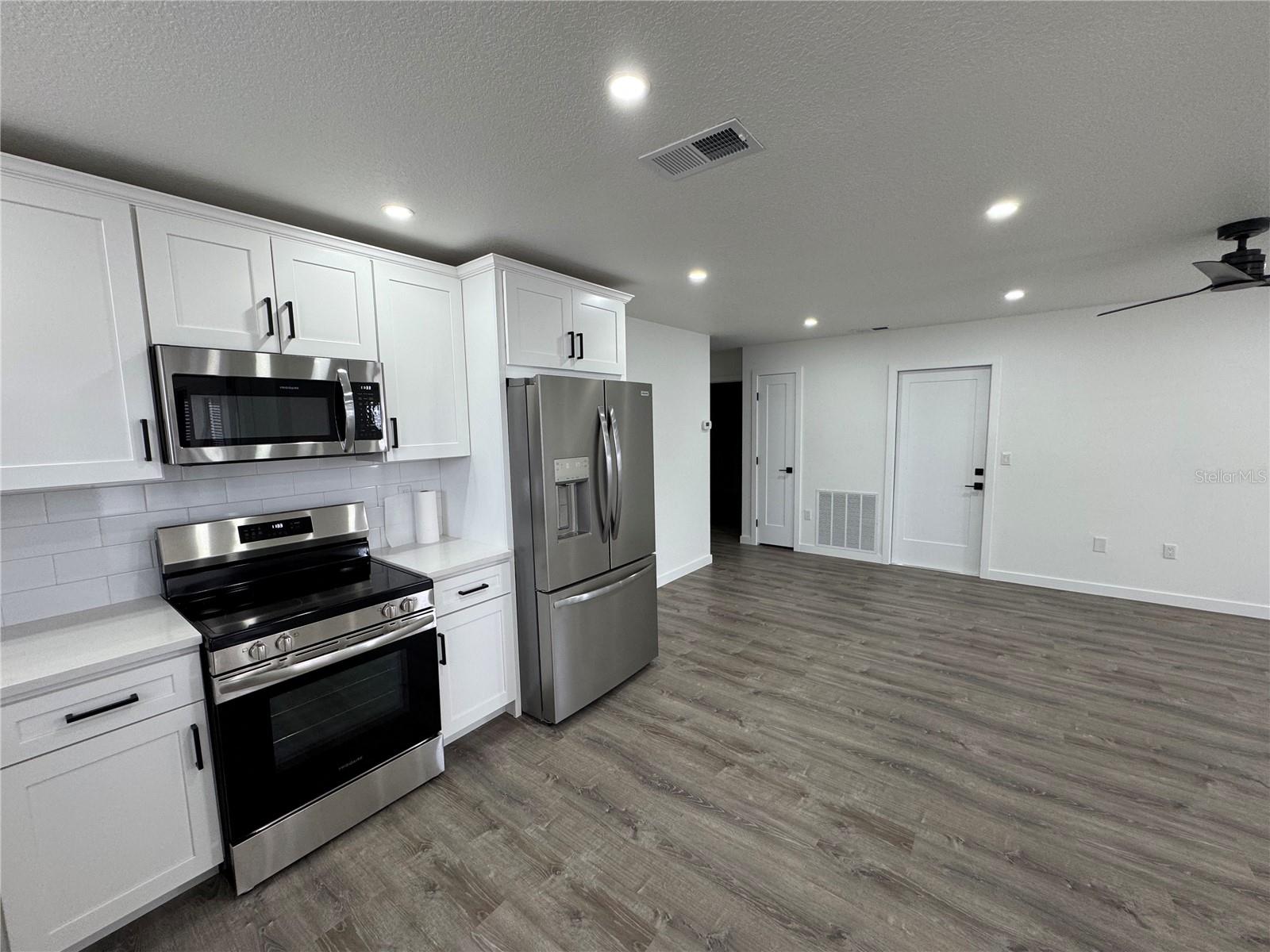 Image 7 of 18 For 3517 Bahia Vista Street