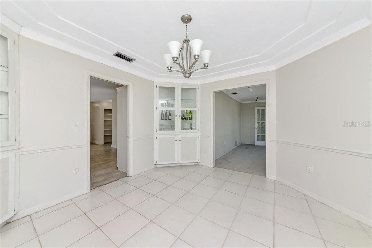 Image 11 of 43 For 1861 Riviera Circle