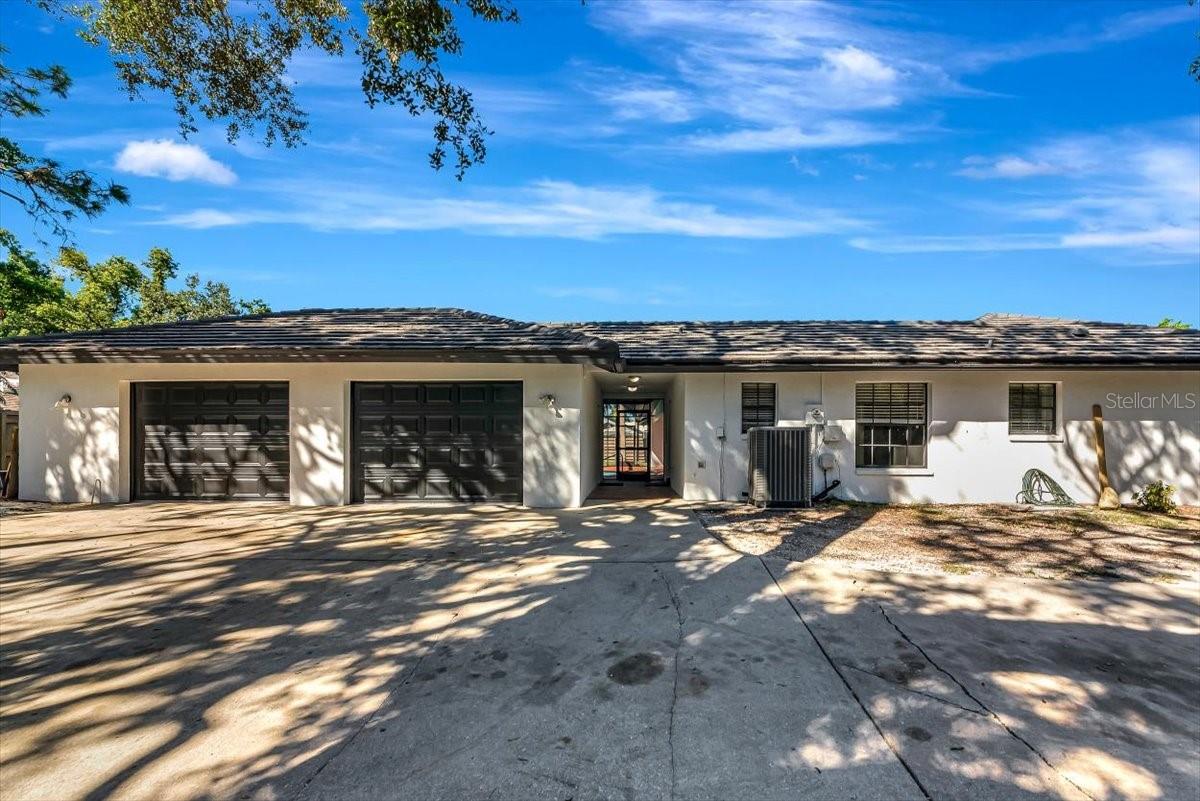 Image 22 of 43 For 1861 Riviera Circle