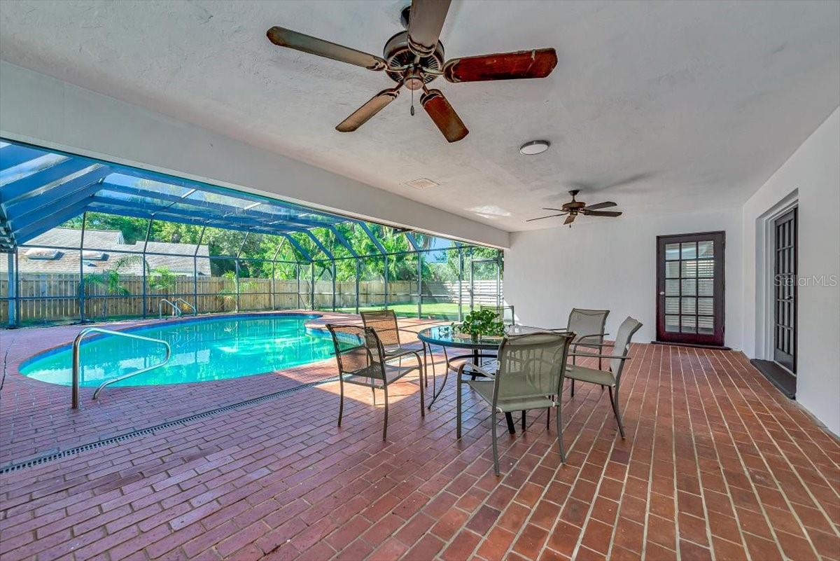 Image 24 of 43 For 1861 Riviera Circle