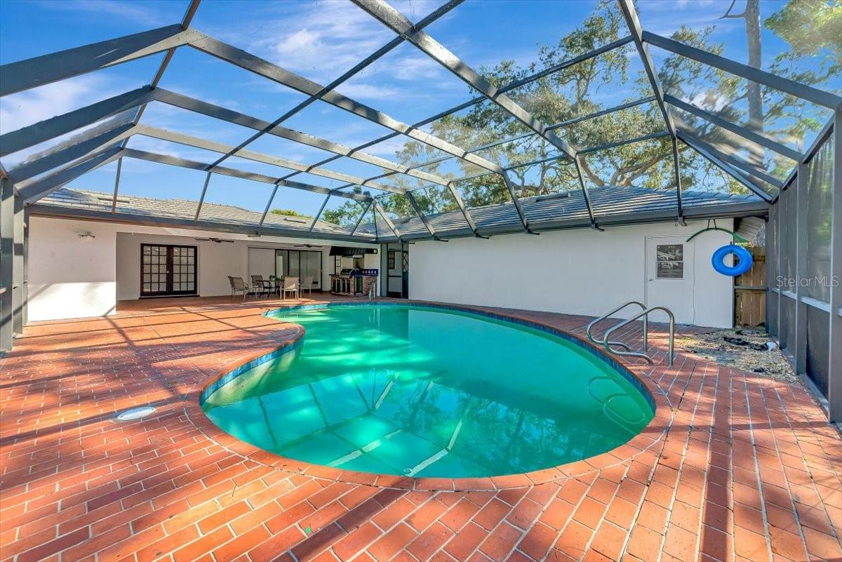 Image 25 of 43 For 1861 Riviera Circle