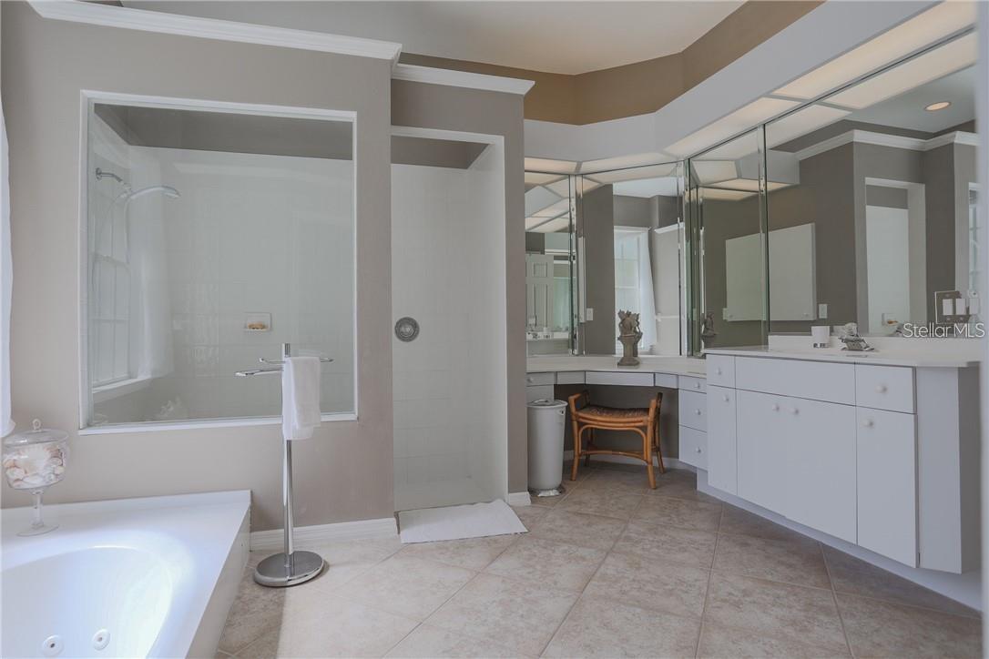 Image 23 of 42 For 6308 Thorndon Circle
